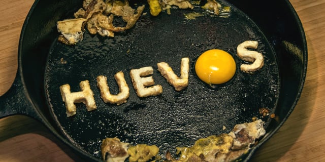HUEVOS
