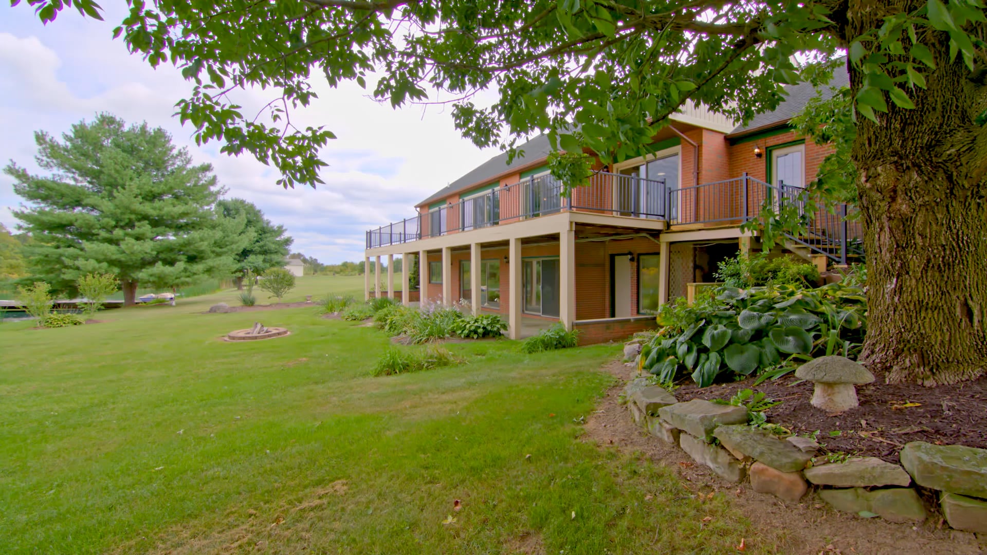 1030 Hills Miller Rd Delaware, OH on Vimeo