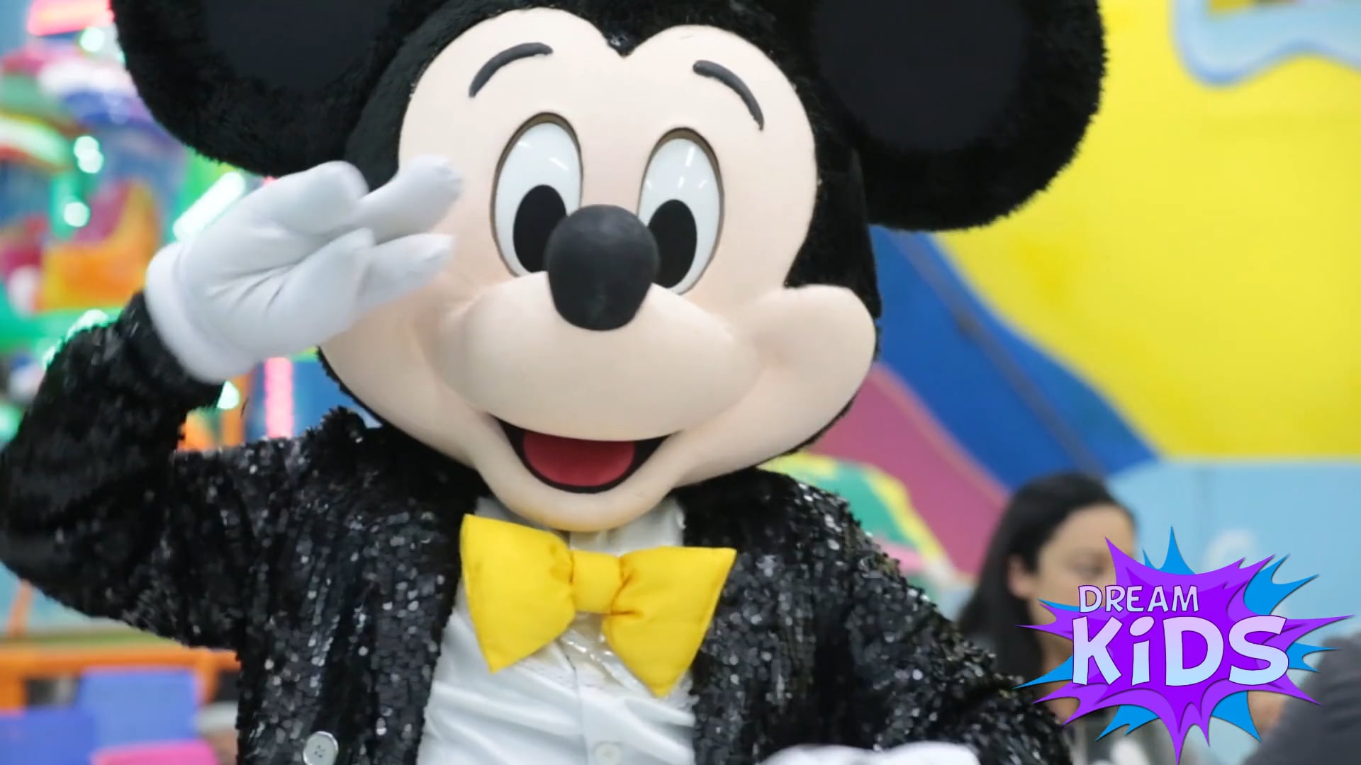 Mickey na Degustação do Buffet Avalanche de Alegria