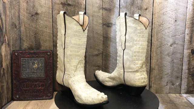 Albino hotsell gator boots