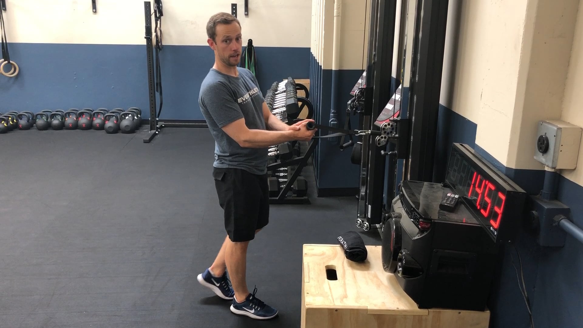 Banded Cable Row- U/L on Vimeo