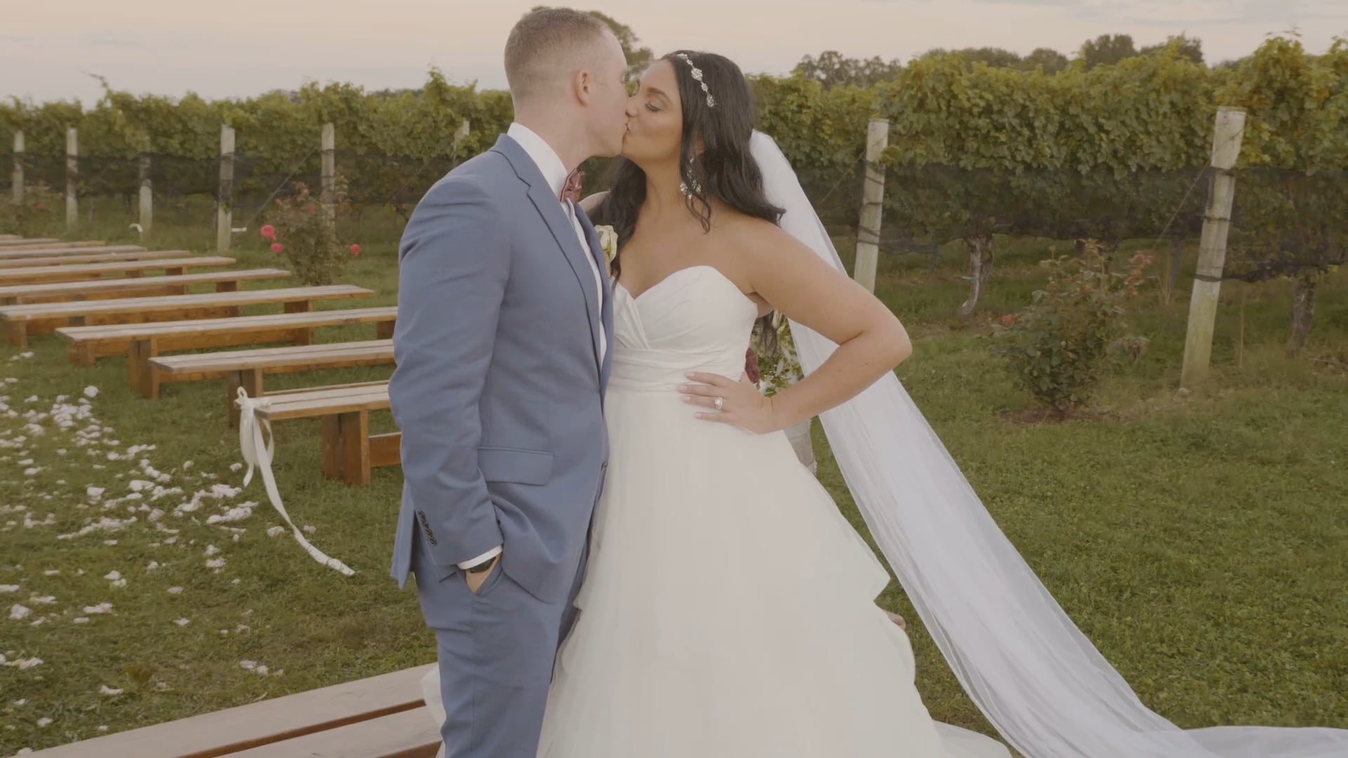 T + B's Lovely Connecticut Wedding at Jonathan Edwards Winery