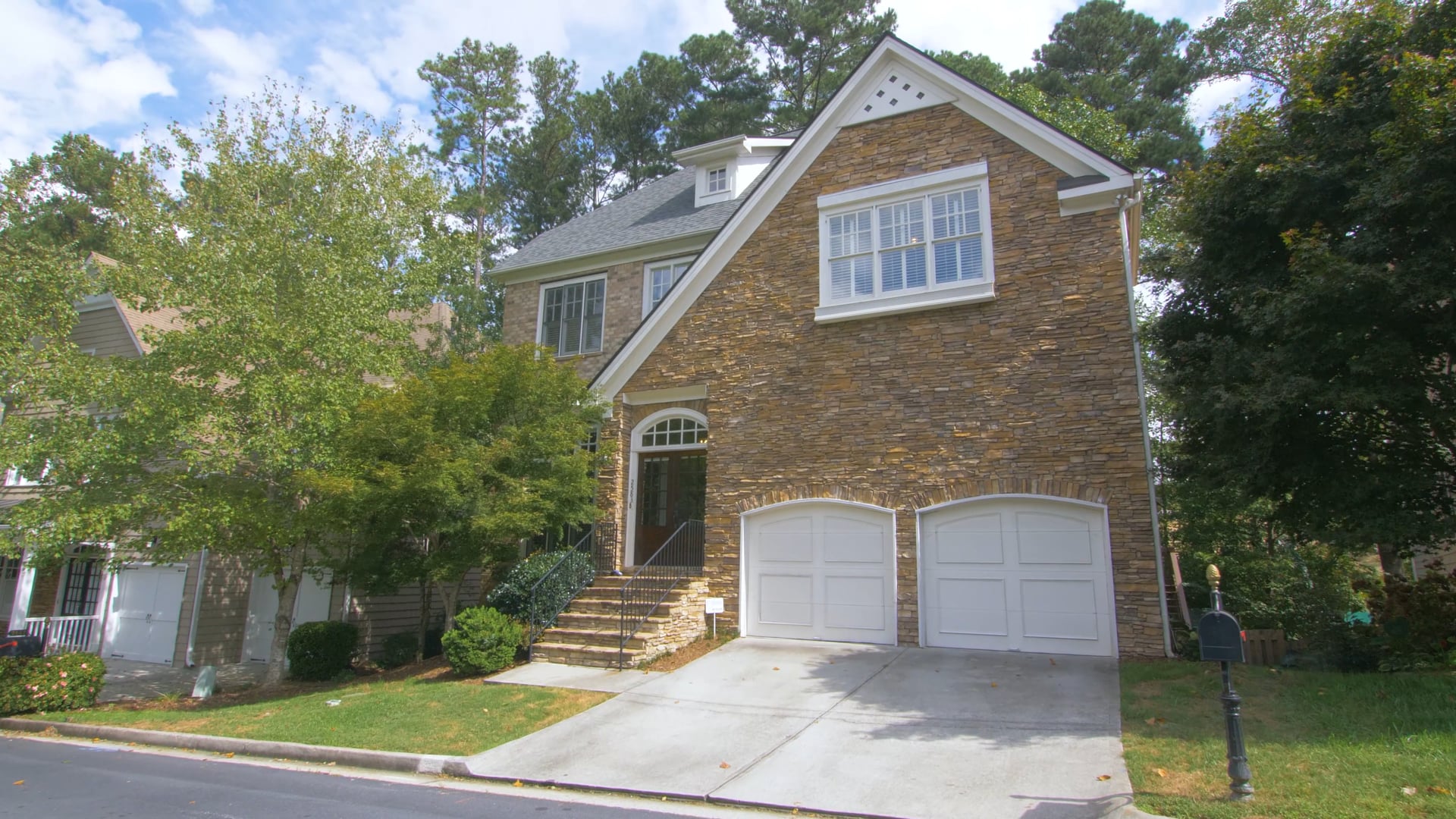 2583 Brookline