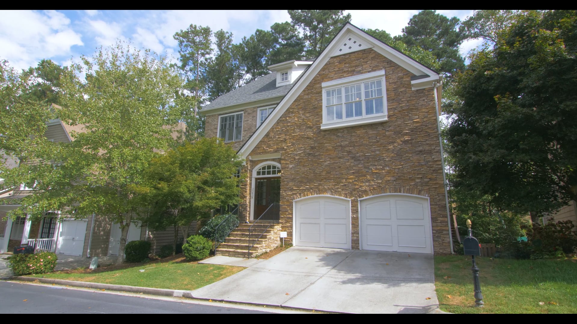 2583 Brookline