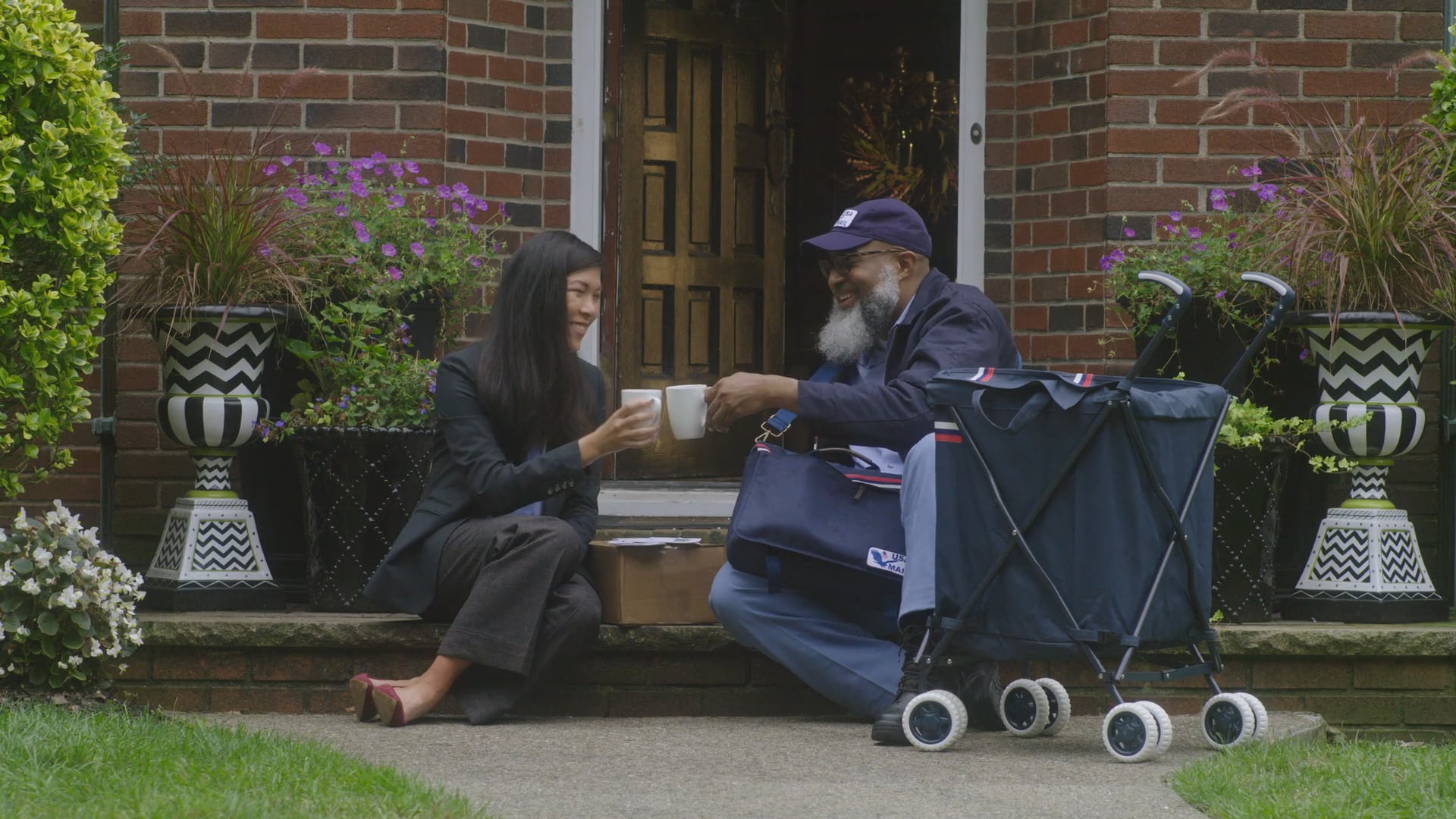 AncestryDNA | Gift For Everyone - Mailman