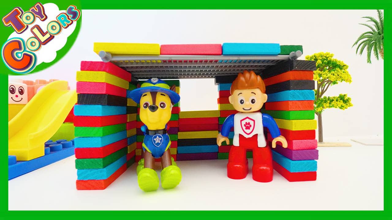 Paw Patrol Toy build Playhouses, Learn Colors and Pretend Play with
