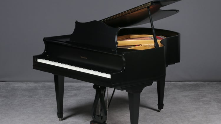 Baby Grand Piano ng Antique Haines BrosBaby Grand Piano ng Antique Haines Bros  