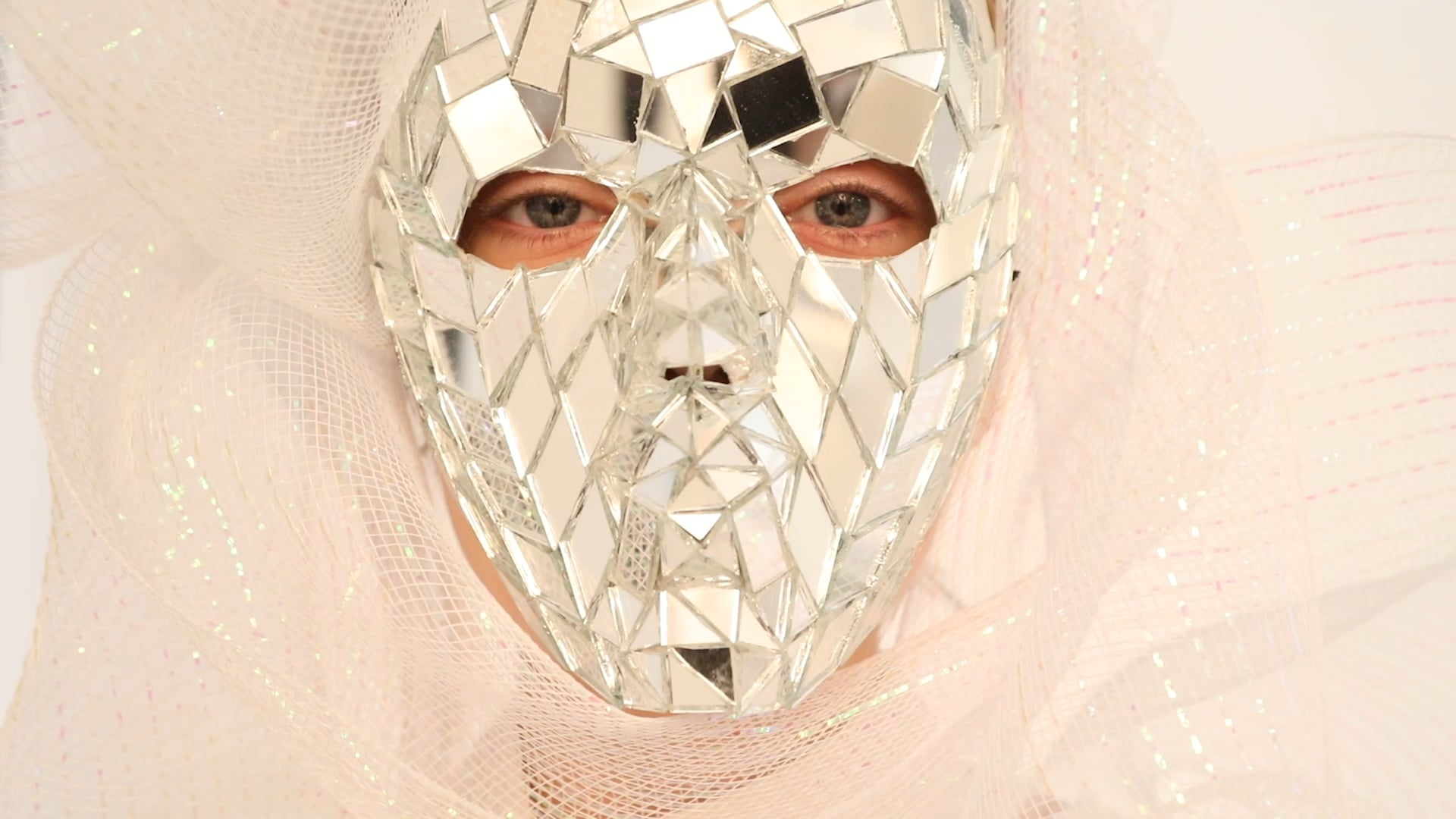 jamie-nelson-mirrored-mask-lullaby-film