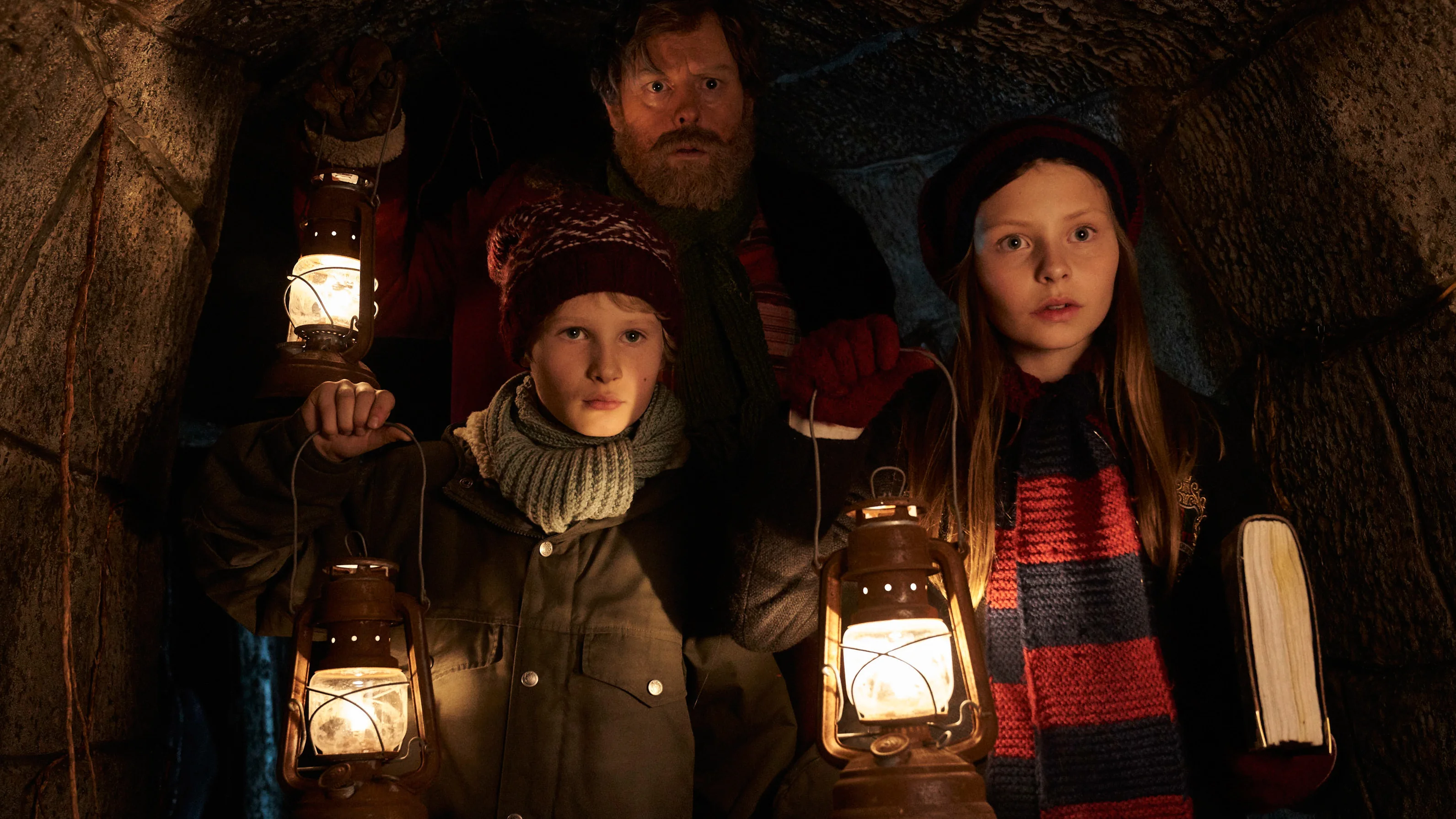 все ждут рождество люси против крампуса. люси против крампуса крампус.