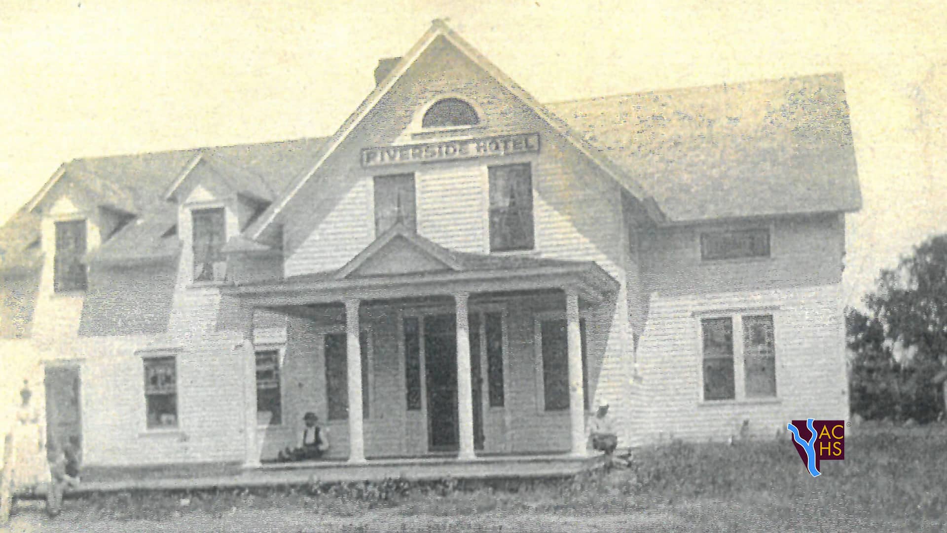 Riverside Hotel St. Francis, Minnesota on Vimeo