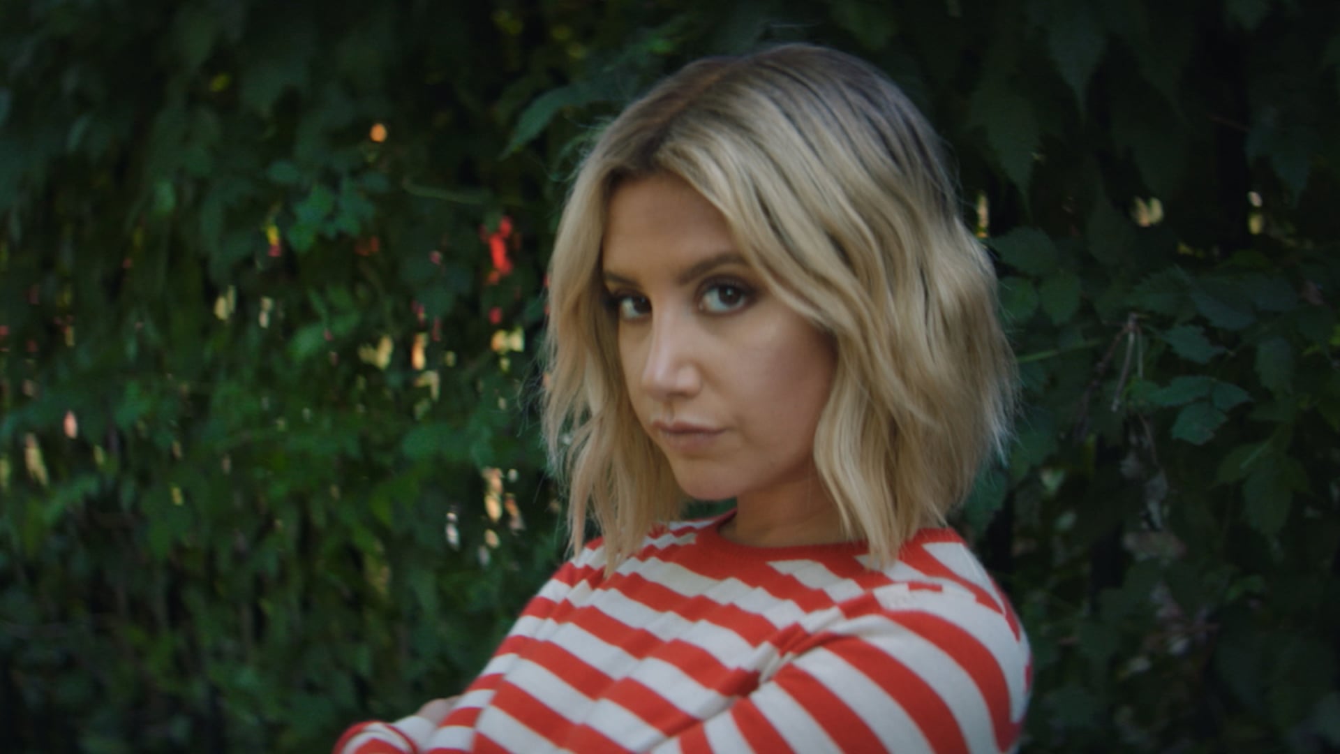 Ashley Tisdale - Voices In My Head