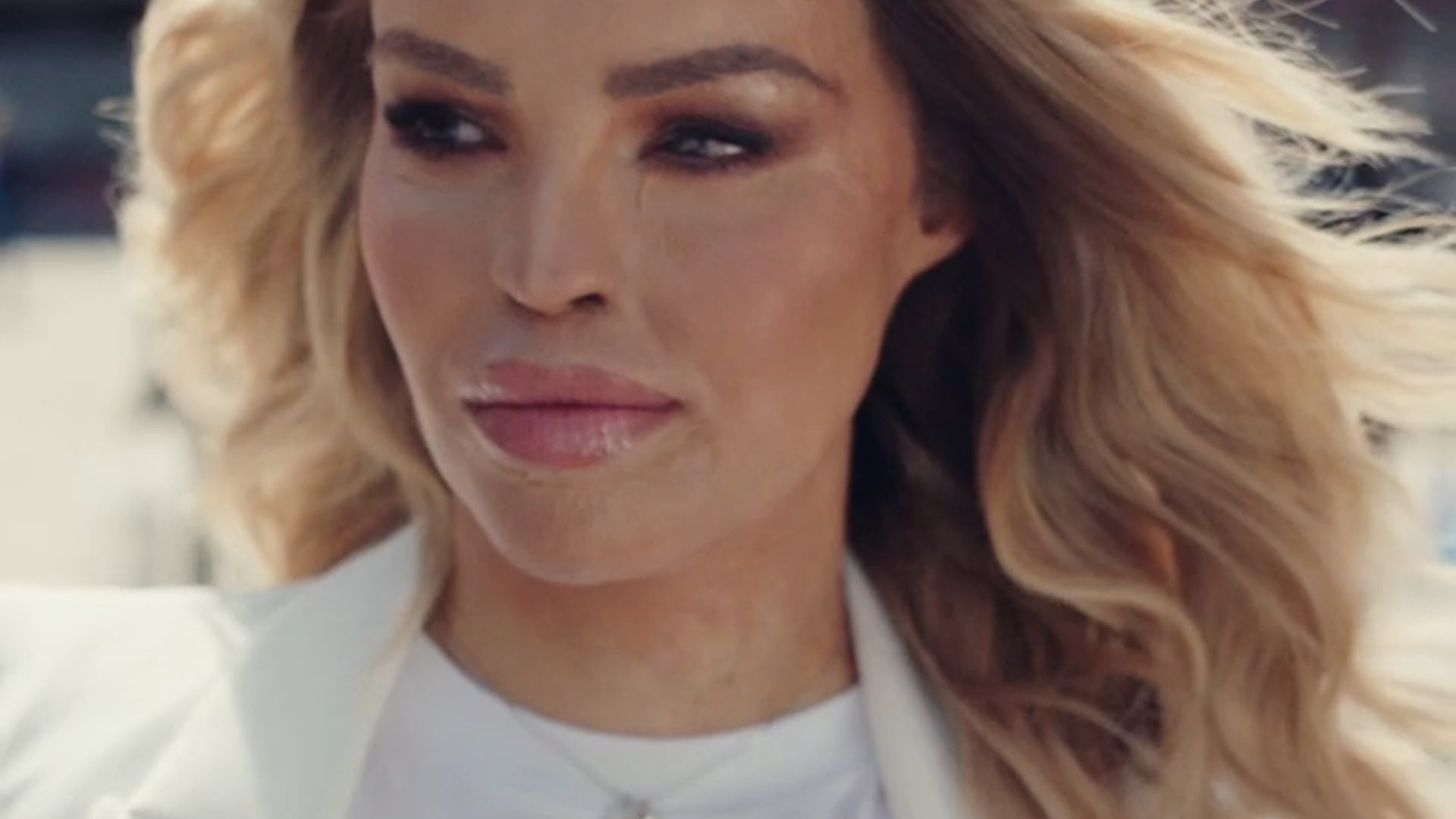 Swarovski Commercial: Katie Piper says Yes To Change #BrillianceForAll