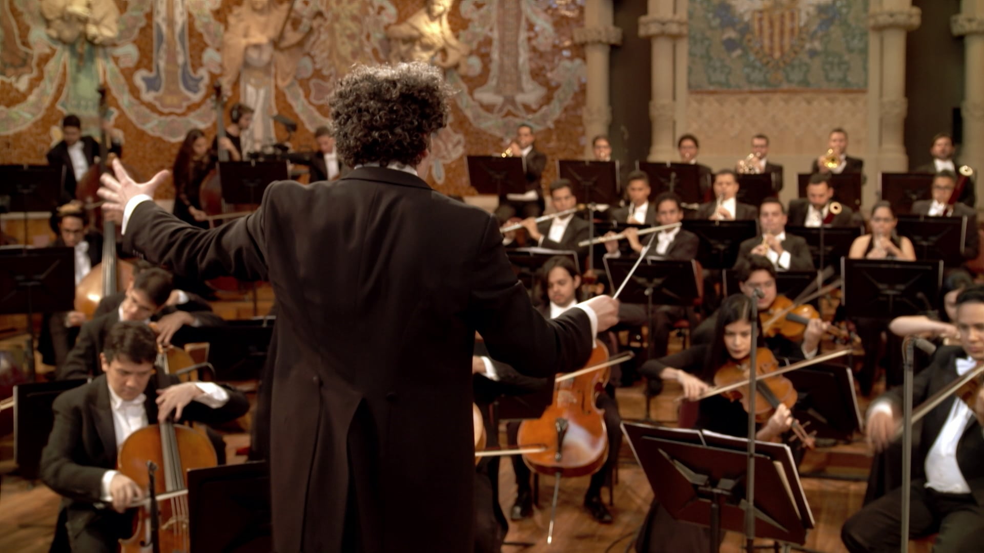 Gustavo Dudamel conducts Beethoven's Symphony No. 6 (IV. Storm and Tempest)