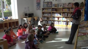 Alumnes de 3r de l'Esculapi a la biblioteca
