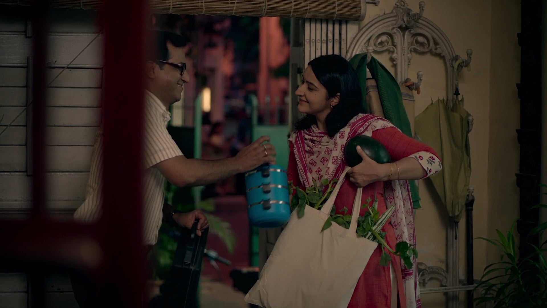 Parle-G: 'tumhaari aadat' Husband & Wife