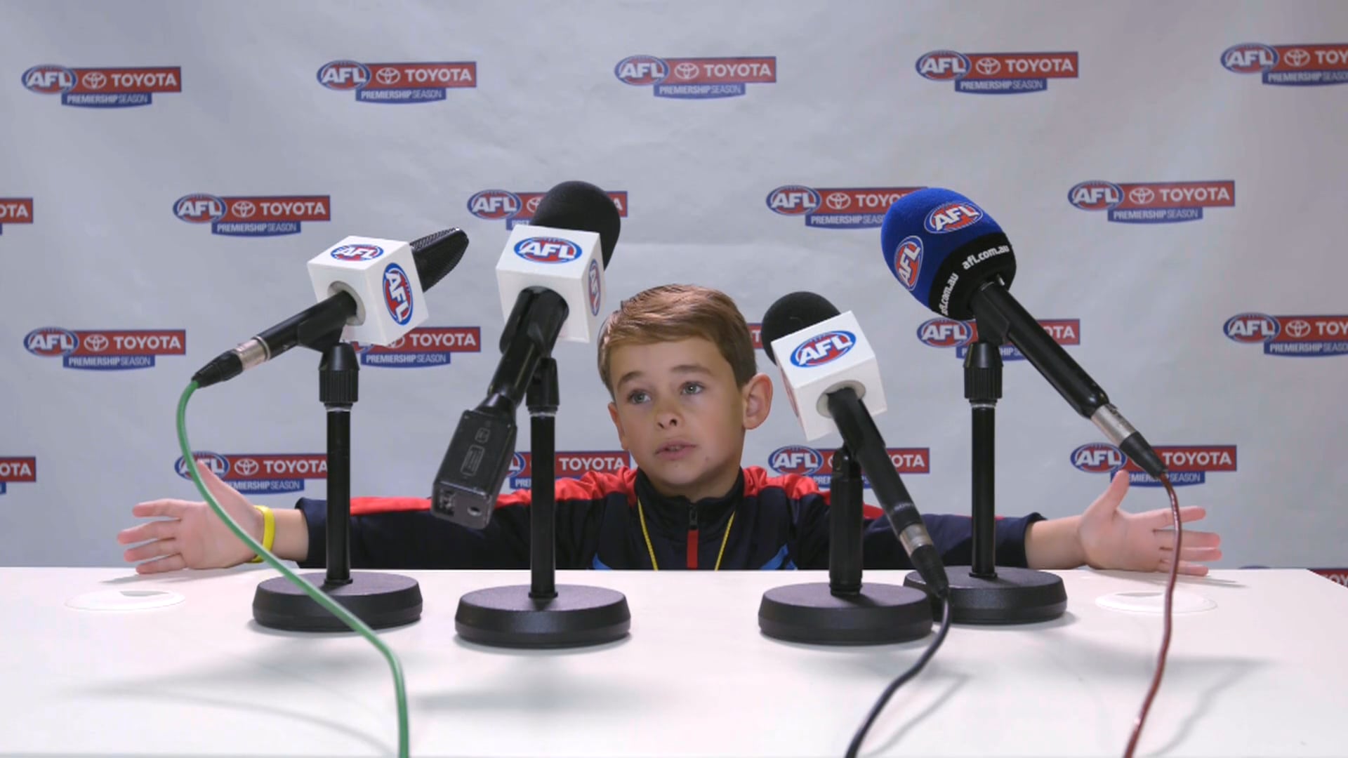 SUPER ROUND // The Coach