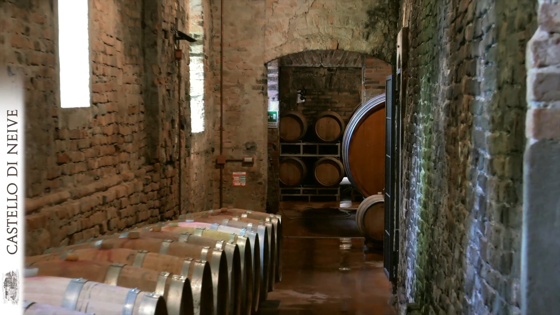 Castello di Neive | La cantina del Castello | The castle wine cellar