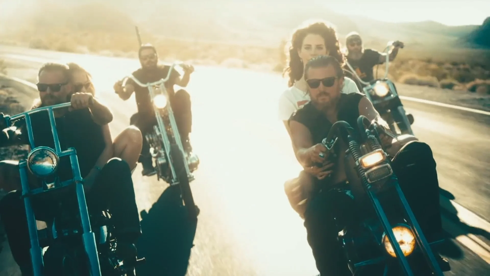 If wishes were horses beggars would ride. Форсаж финальный заезд. Силуэт мотоциклиста на закате. Мемгу. If msu was easy it would be called hse.