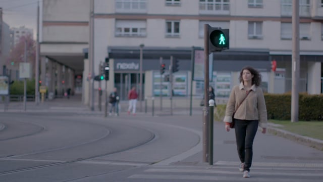deVine Voices Native French Female Voiceover Keolis Commercial
