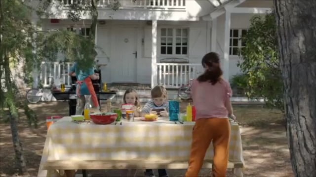 deVine Voices Native French Female Voiceover Nintendo Summer Commercial