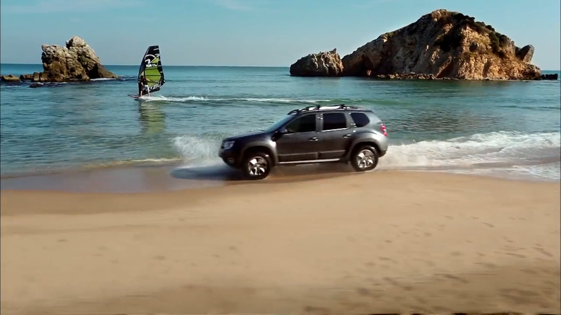 Ezel Akay-Dacia Duster Plaj TVC