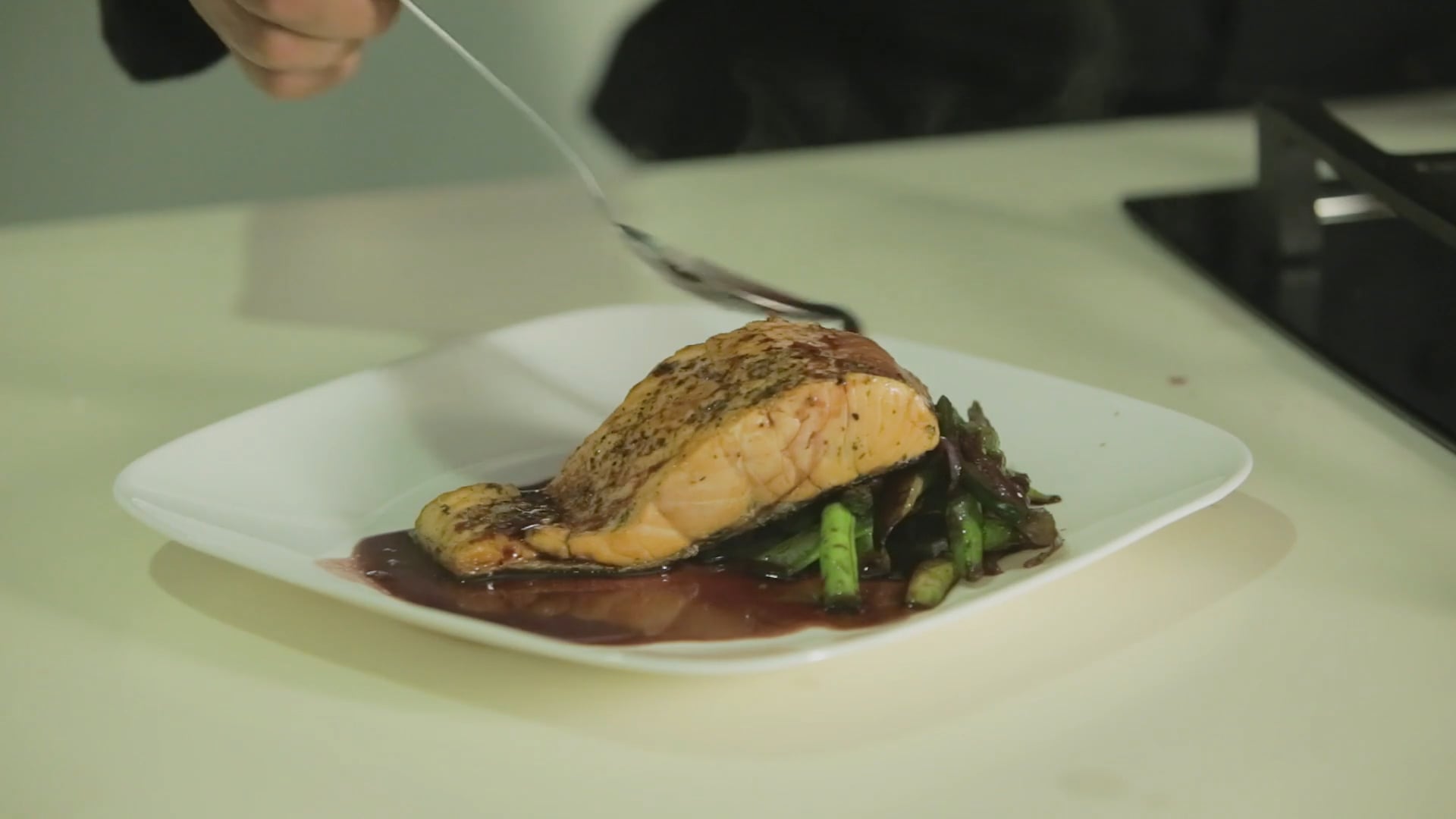Mamás Excelentes - Salmón Saiggon
