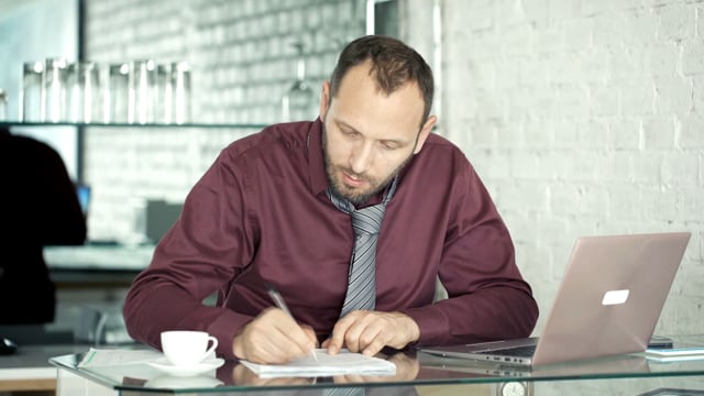 Module 04: How to Write a Business Report - Video Thumbnail