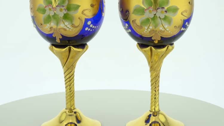 Set of two Murano wine glasses