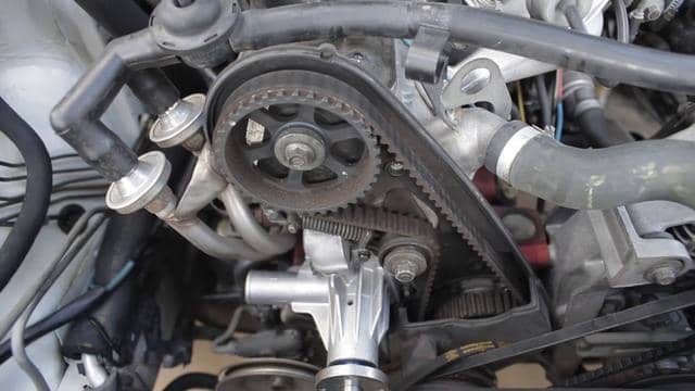 1994 Volvo 940 Timing Belt Inspection on Vimeo