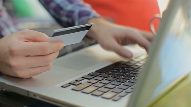 Module 02: Identifying your Customers and your Target Market - Video Thumbnail