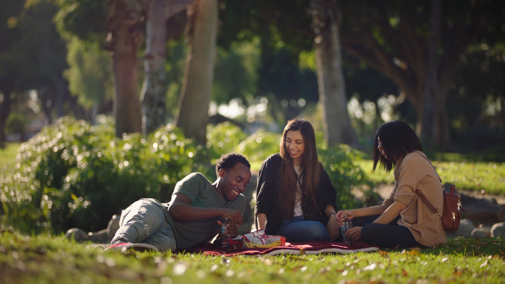 Disneyland: Neighbors Commercial