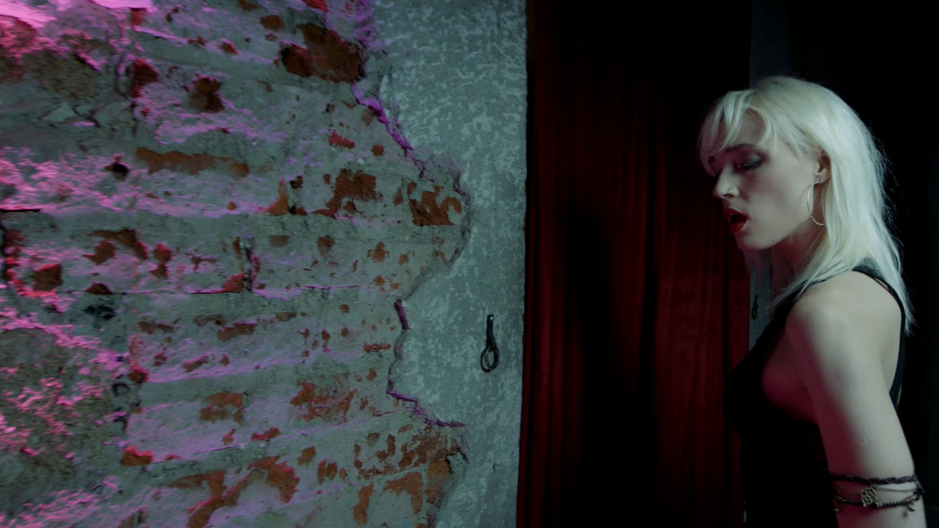 Calacas Jazz Band Ft. Jenny Ball (The Mexicats) Video Oficial "Tu Luz"