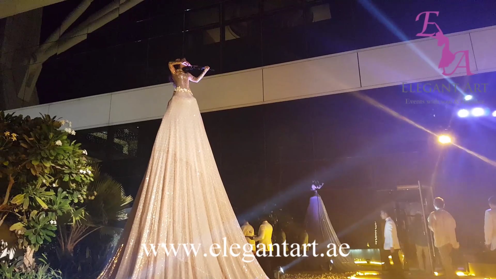 The tallest violinist ever in Dubai by Elegant Art Events, UAE on Vimeo