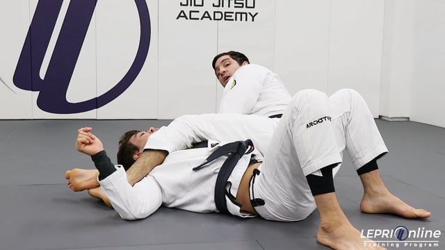 Knee Cut Pass Defense to Monoplata Submission