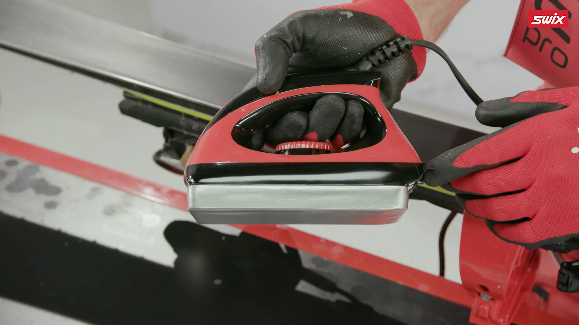 Ferro Per Cera Sci Swix T77 - 1000W, Piastre 100x160mm, 220V - Foto 12