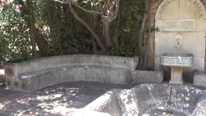 Rafel López explica detalls de L'Escala vila del llibre