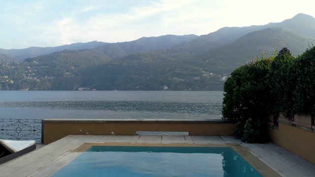 Splendid period villa on the water