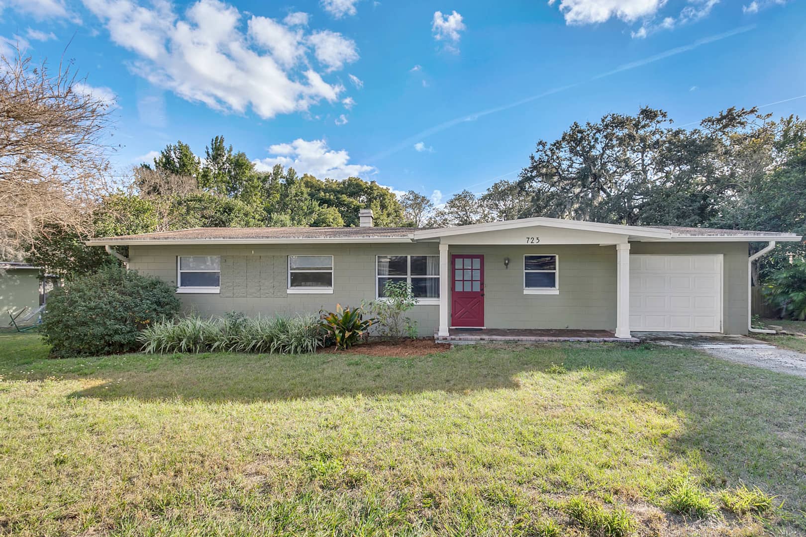 723 Oak Dr, Clermont, FL 34711 (MLS Tour) on Vimeo