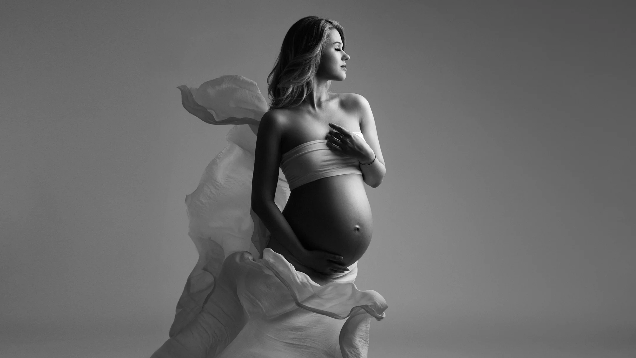 5 Maternity Photoshoot Tips with Lola Melani 