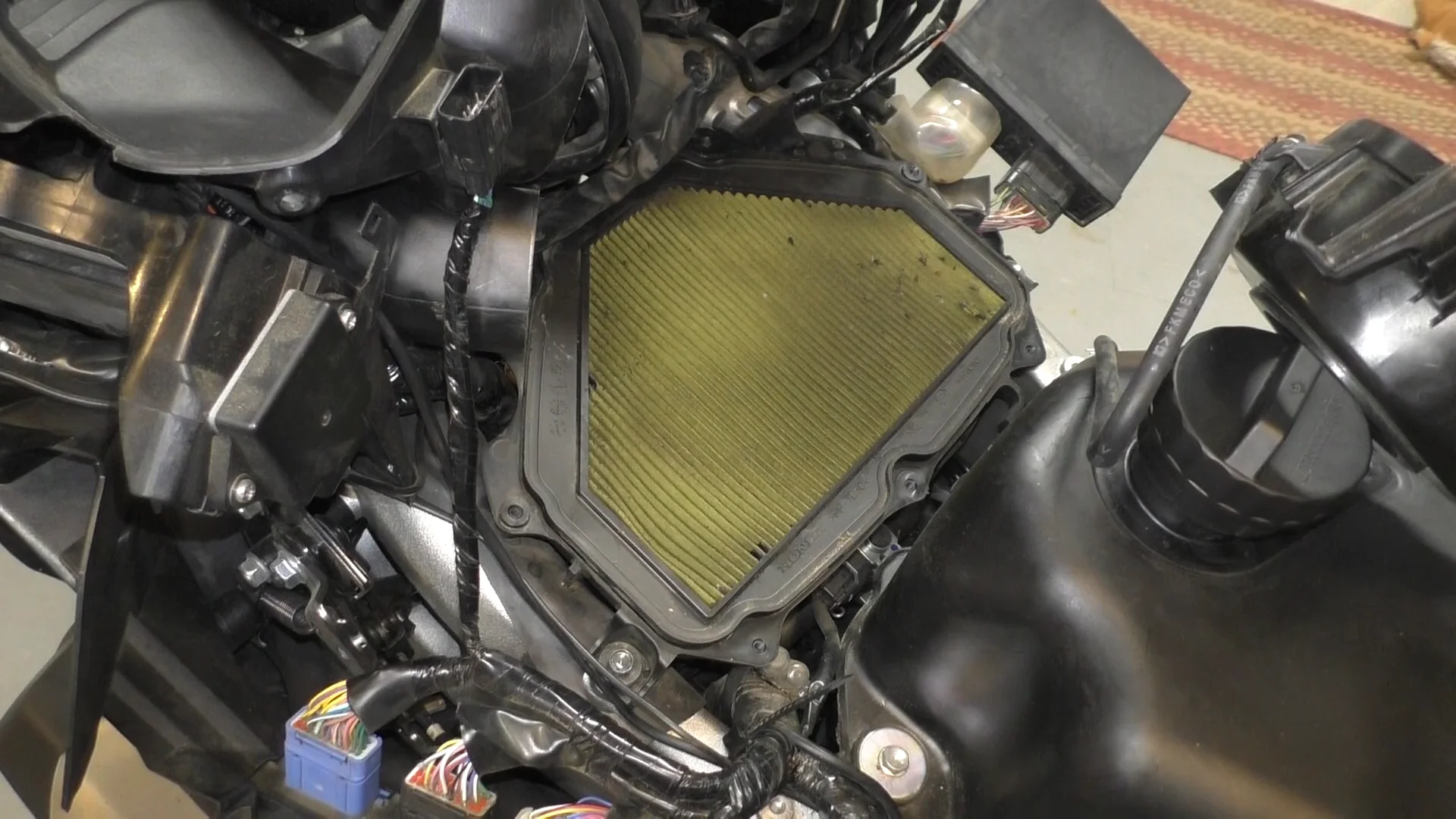 Fred Harmon s air filter video GL1800Riders Forums
