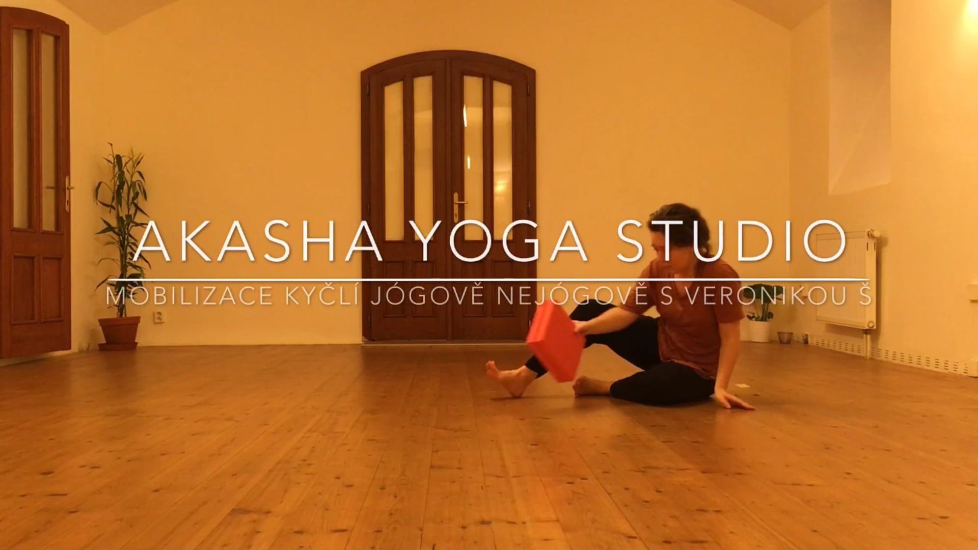 Mobilizace kyčlí II celý kruh:  jógově nejógově s Veronikou Š
