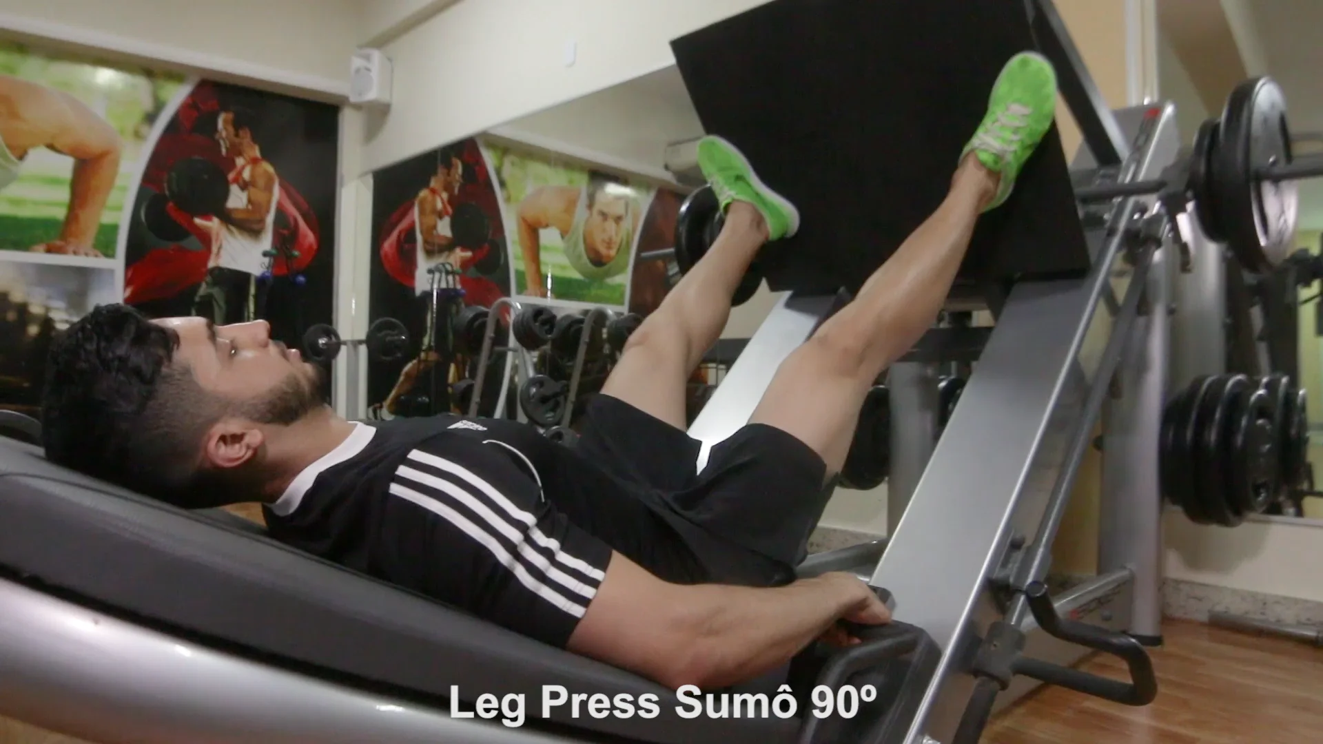 Leg Press 45 Sumô on Vimeo