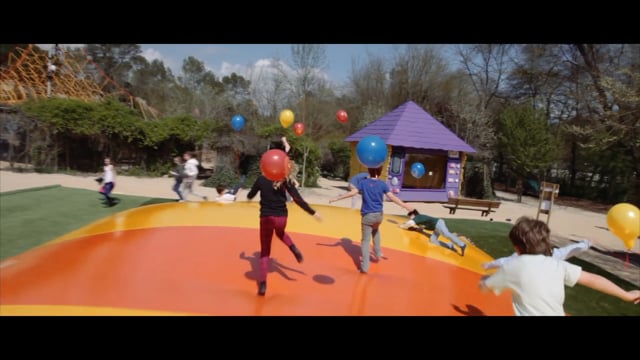 Village des fous publicité cinéma