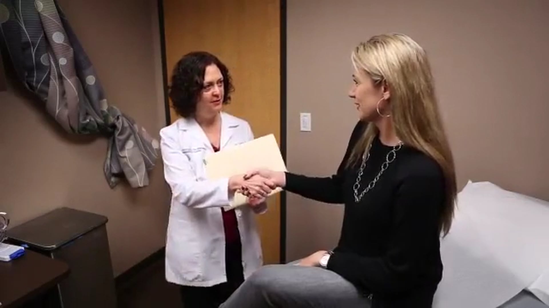 About me video of Dr. Traci DeSplinter