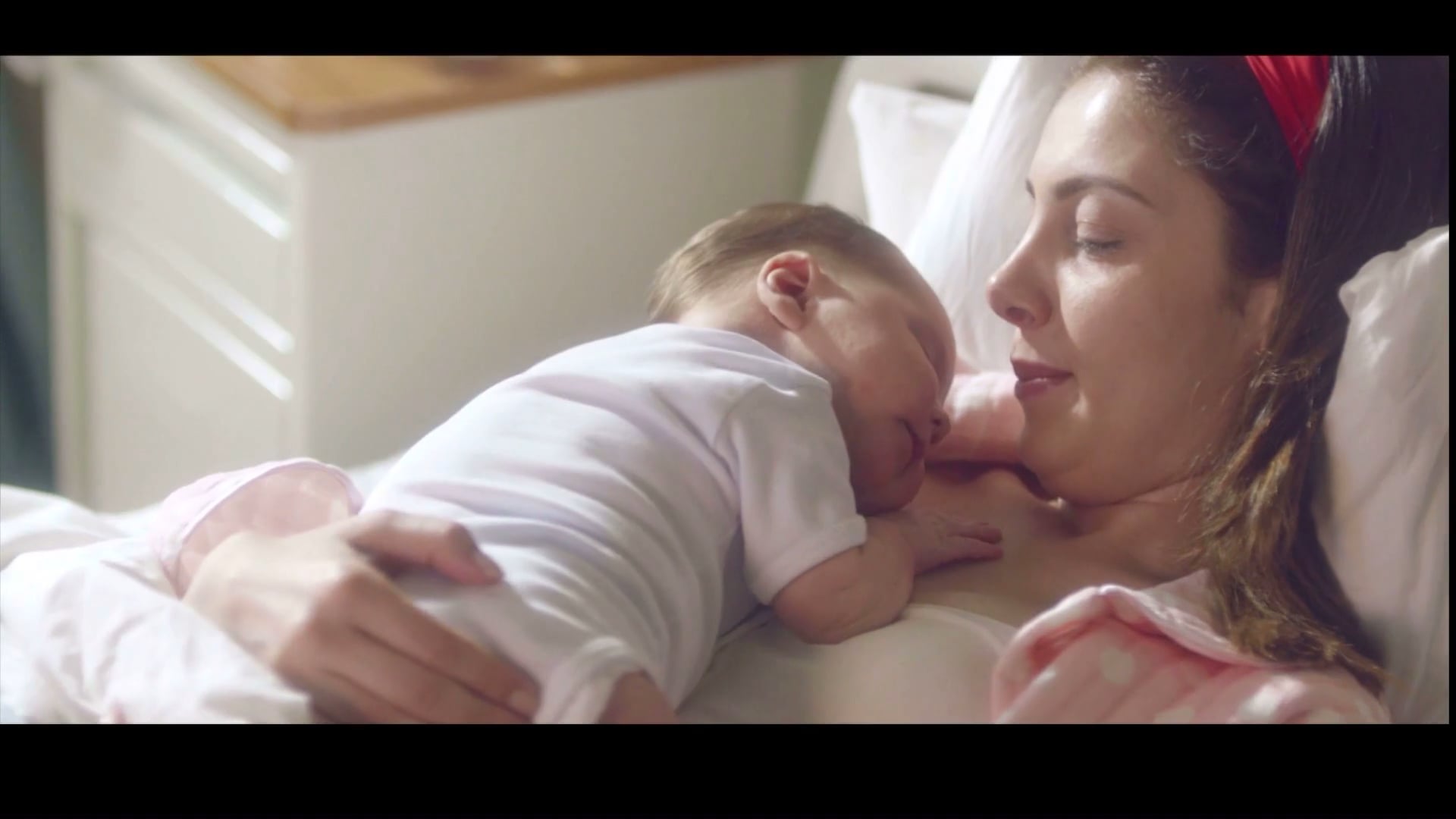 Umut Aral-Aptamil : Being Mother