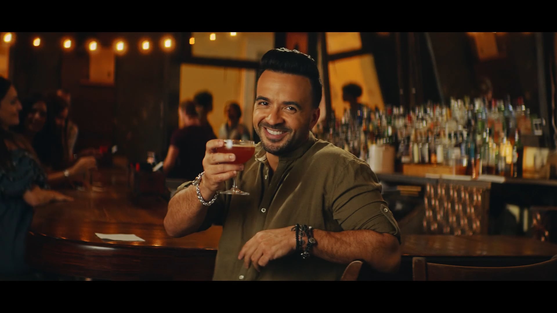 Luis Fonsi "Mythbusters" La Factoria