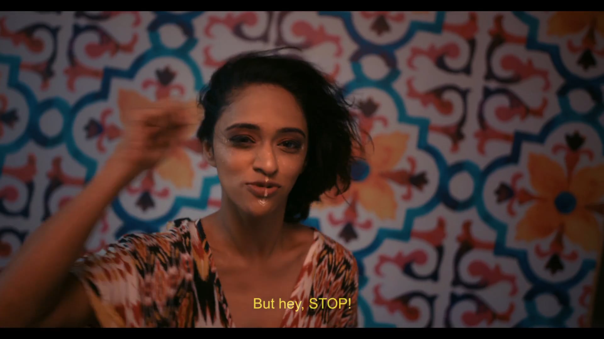 3 SHOPHOLIX commercial