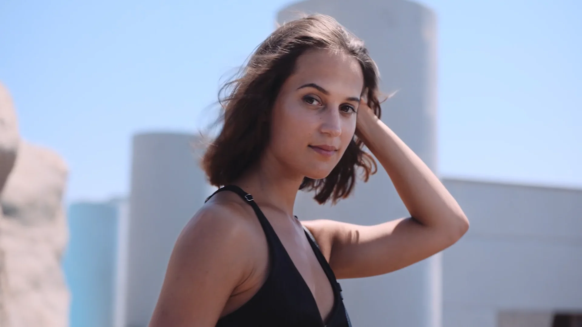 Louis Vuitton Cruise 2018 Collection by Nicolas Ghesquière featuring Alicia  Vikander on Vimeo