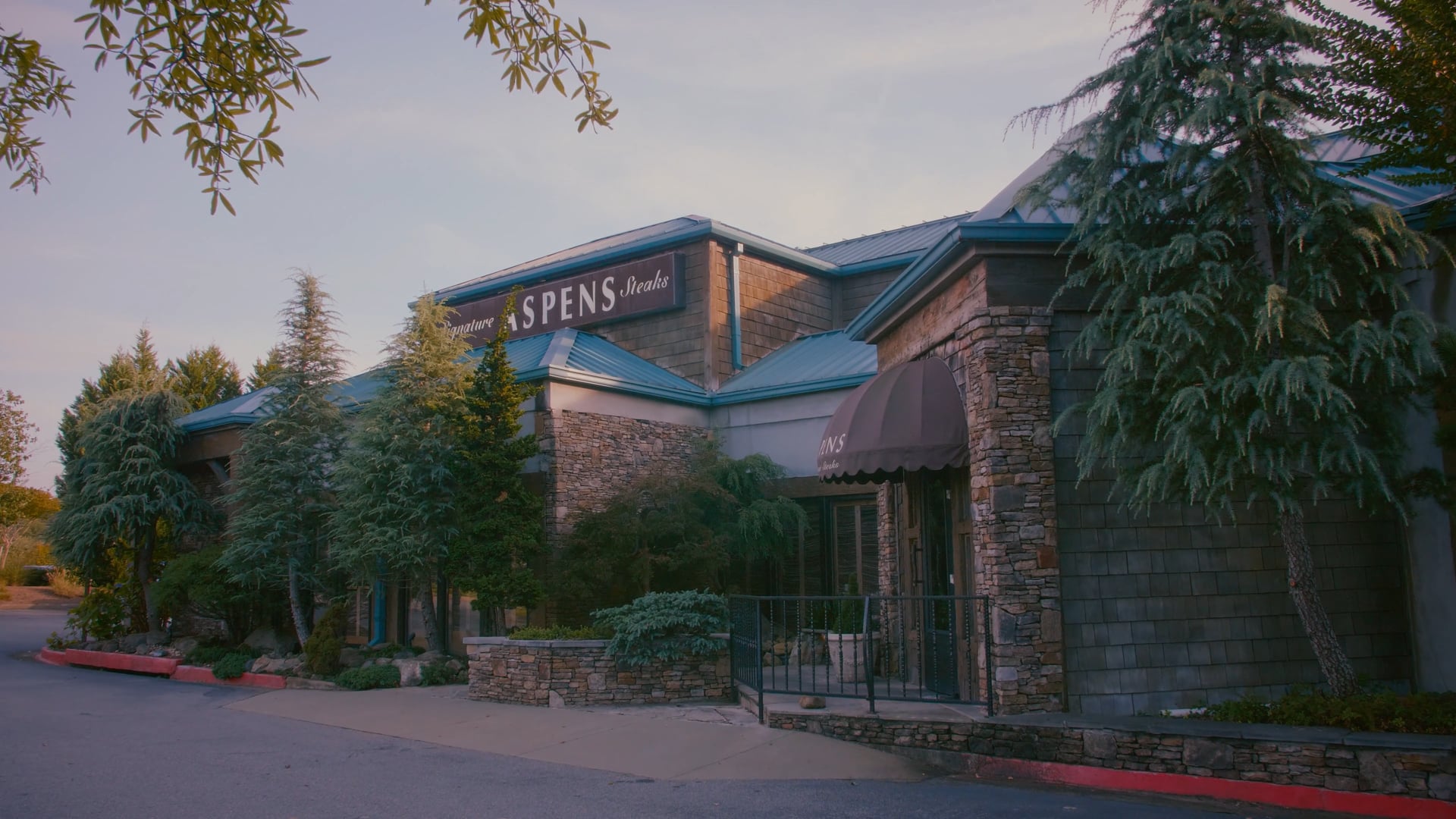 The Oaks at Mill Pond: Shops