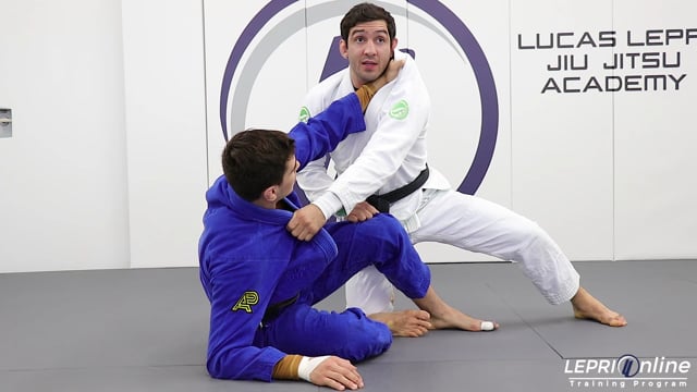 Knee Cut Pass Attempt to Reverse De La Riva Pass to Side Control